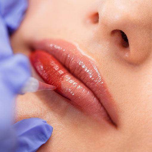 Permanent make-up lip