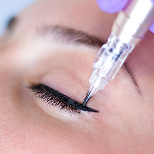 Permanent make-up eyeliner